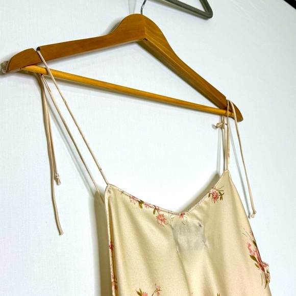 Reformation Beatrice Top - Picture 7 of 7